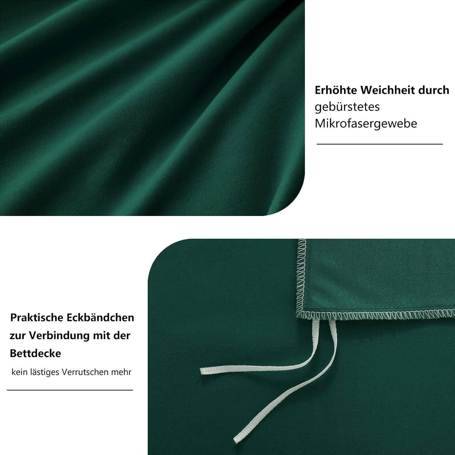 Grüner Stoff mit Text: 'Erhöhte Weichheit durch gebürstetes Mikrofasergewebe.' Unten, Ecke mit Bändern beschriftet: 'Praktische Eckbändchen zur Verbindung mit der Bettdecke.