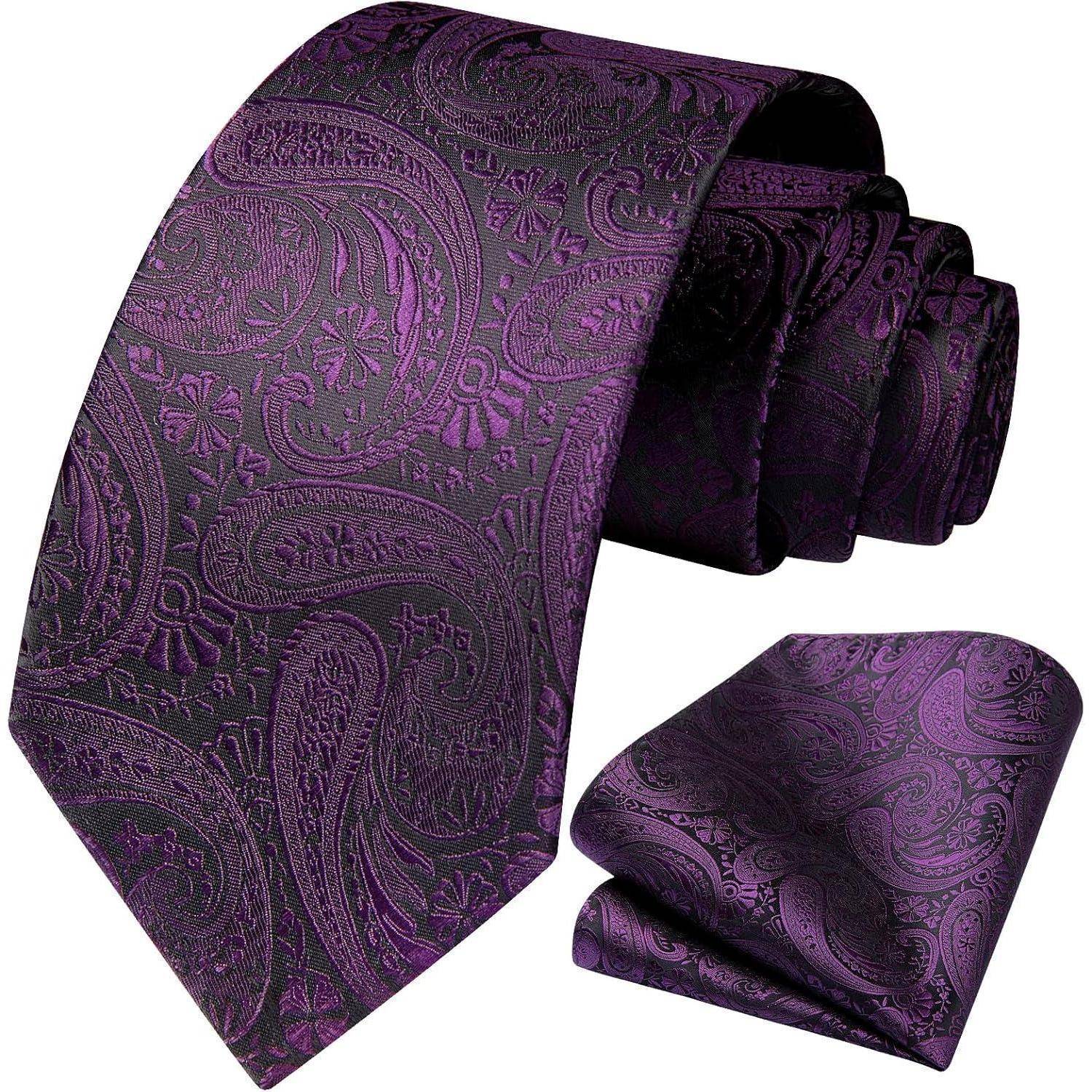 Eine lila Paisley-Krawatte mit kunstvollen Blumenmustern, ergänzt von einem passenden Einstecktuch. Konzipiert für formelle oder geschäftliche Garderobe.