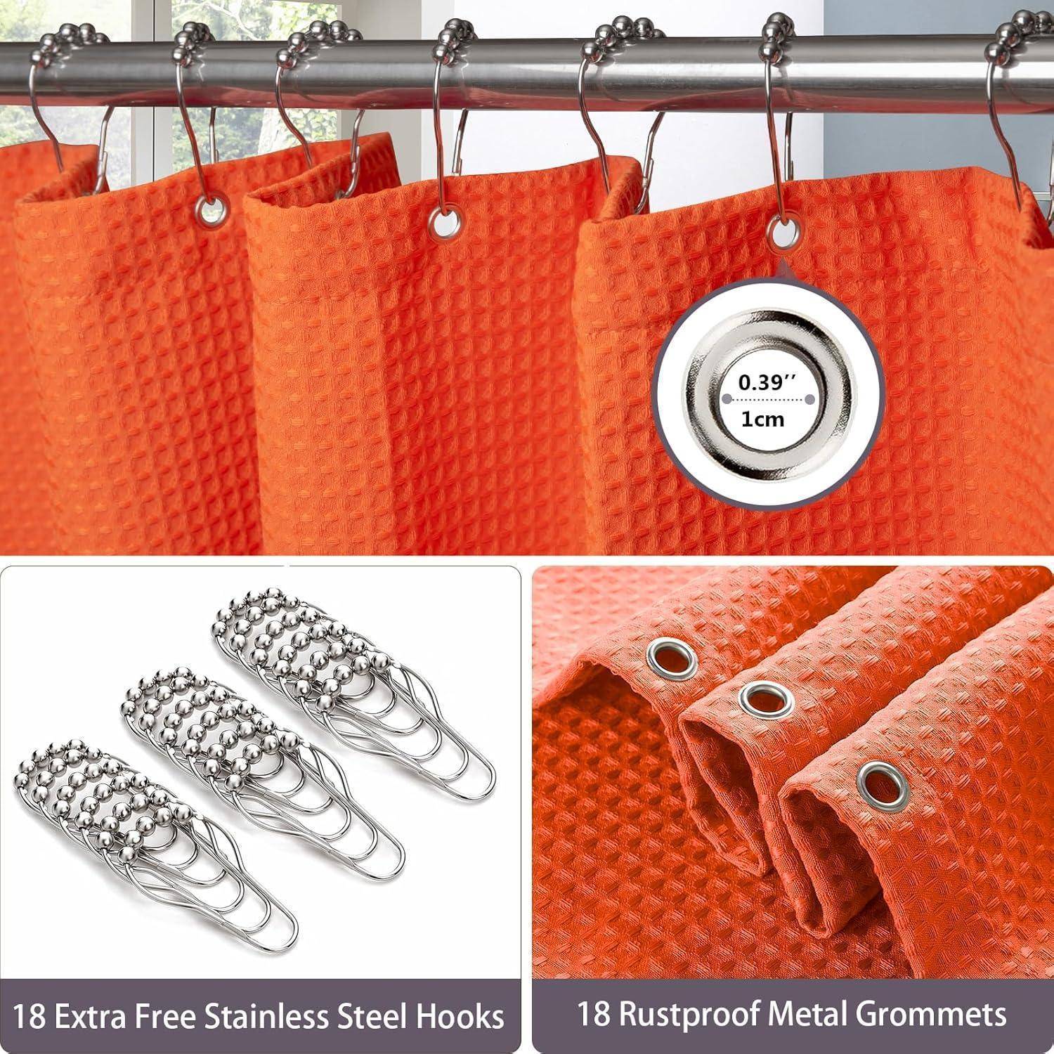 Orangefarbener Duschvorhang mit Metallösen und Haken aus Edelstahl. Die Ösen haben einen Durchmesser von 0,39 Zoll (1 cm). Der Vorhang ist rostfrei.