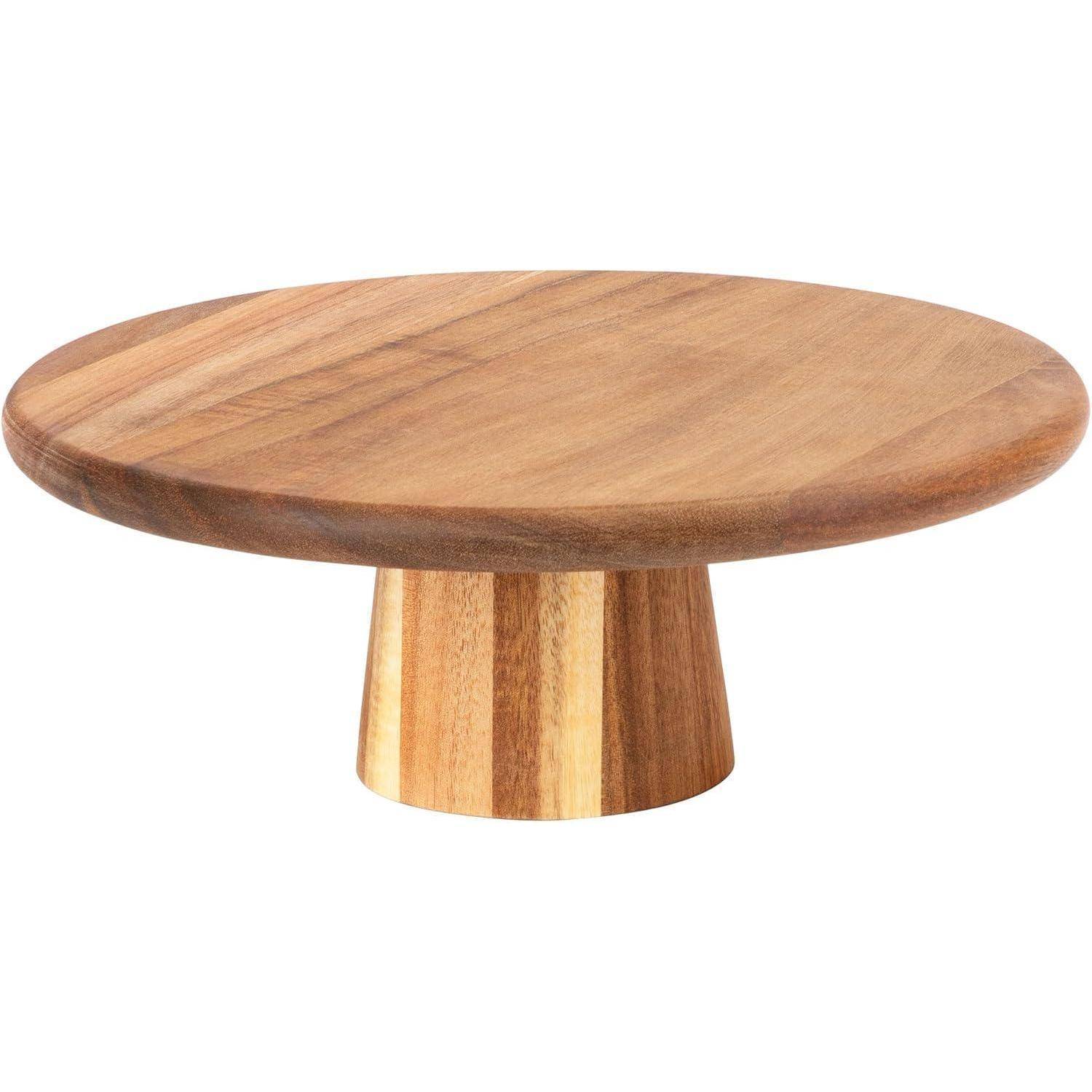 Ein rundes Holzkuchengestell mit natürlicher Oberfläche und zylindrischer Basis, geeignet zum Präsentieren von Kuchen oder Desserts.