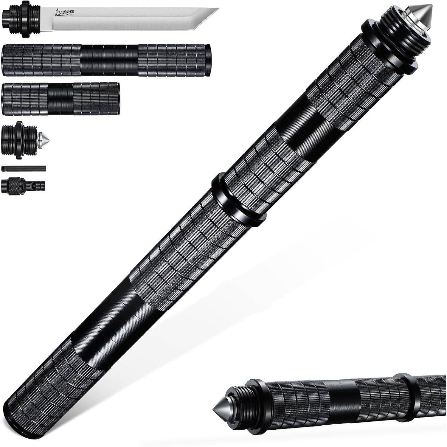 Taktischer Stift mit einem schwarzen gerillten Körper, ausgestattet mit verschiedenen Anbauteilen wie einer Klinge, einem Glasbrecher und einer Taschenlampe, in unterschiedlichen Konfigurationen dargestellt.