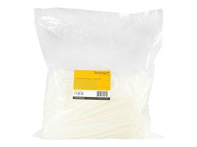 Eine durchsichtige Plastiktüte mit weißen Kabelbindern und einem gelben Etikett, das Produktdetails und Barcodes zeigt.