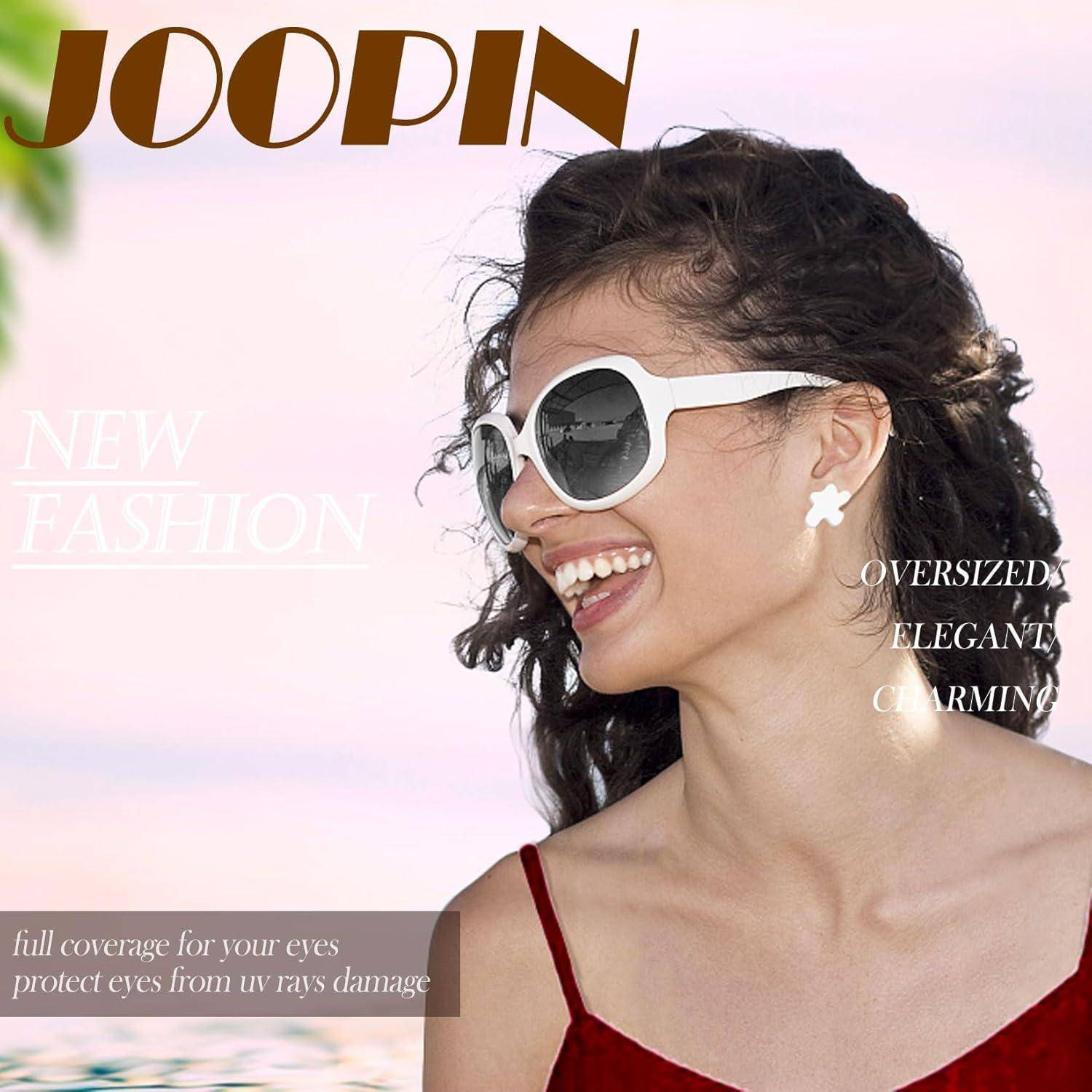 Eine lächelnde Person, die große weiße Sonnenbrille und weiße Blumenohrringe trägt, mit dem Text 'Joopin New Fashion' und 'oversized, charming'.