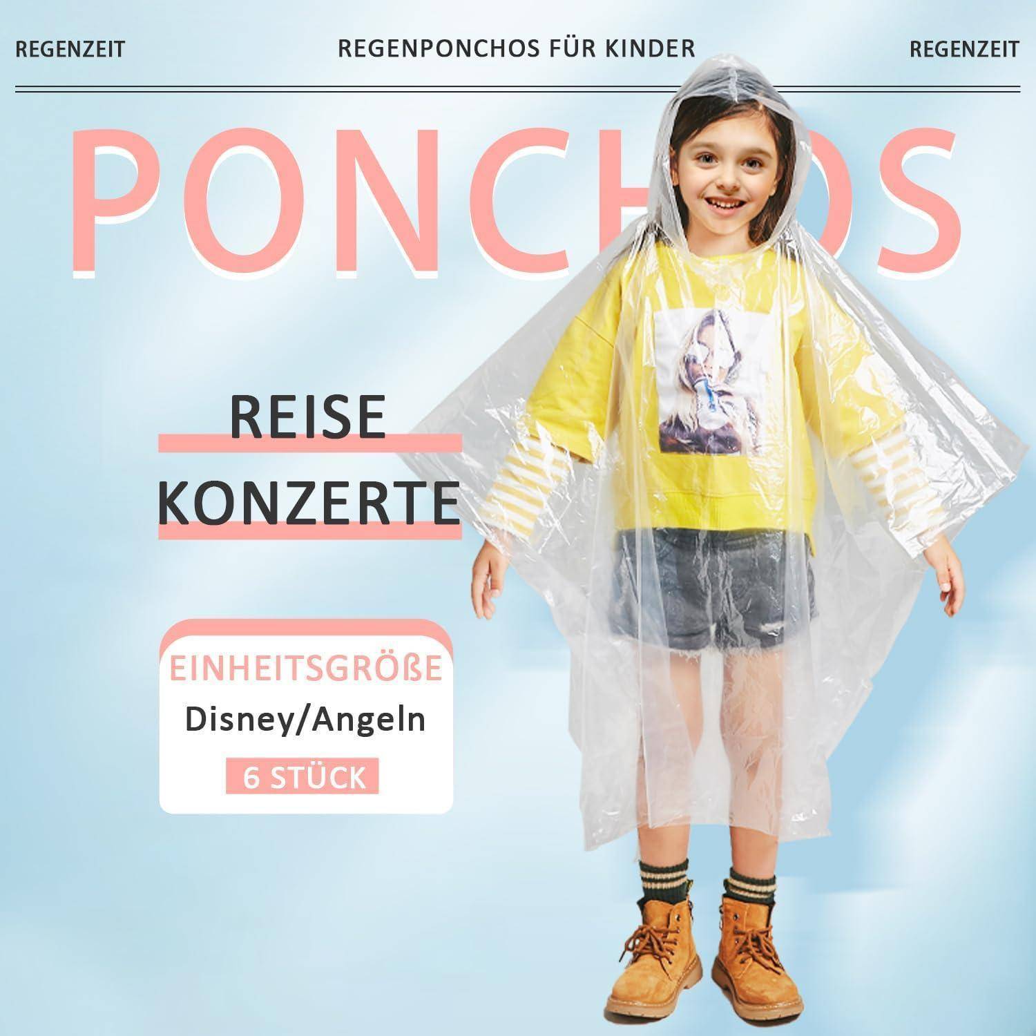 Ein Kind in einem durchsichtigen Poncho lächelt unter dem Text 'Ponchos - Reisen, Konzerte'. Der Hintergrund ist hellblau und präsentiert Regenkleidung für Kinder.