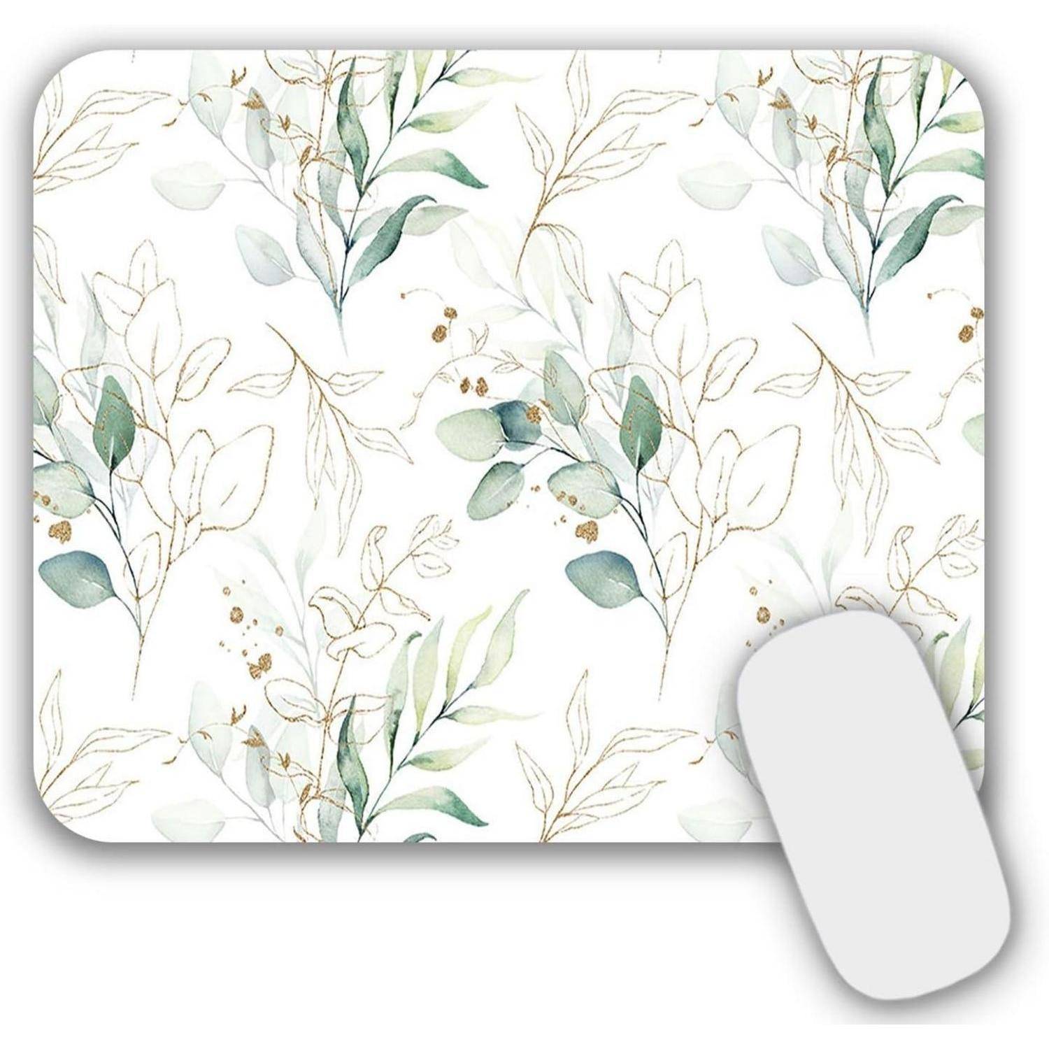 Ein Blumenmuster mit aquarellartig gestalteten grünen und goldenen Blättern auf einem weißen Mauspad, zusammen mit einer angeschlossenen weißen Computermaus.