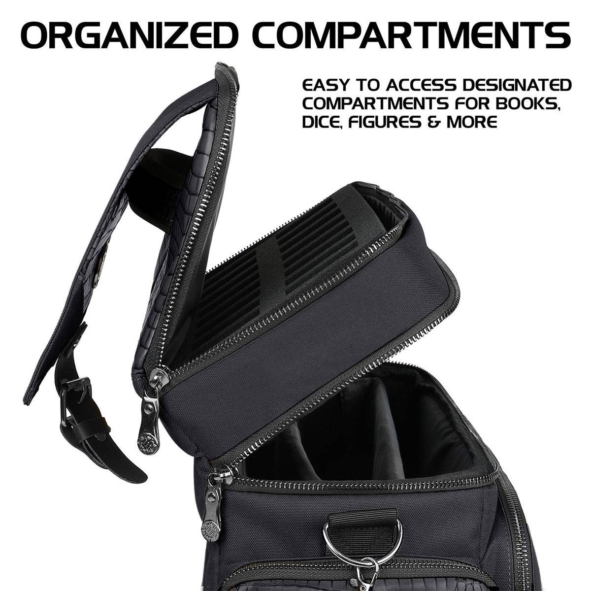 Öffnen Sie die schwarze Tasche mit mehreren Fächern, beschriftet mit 'Organisierte Fächer' und 'Einfach zugängliche Fächer für Bücher, Würfel, Figuren & mehr'.