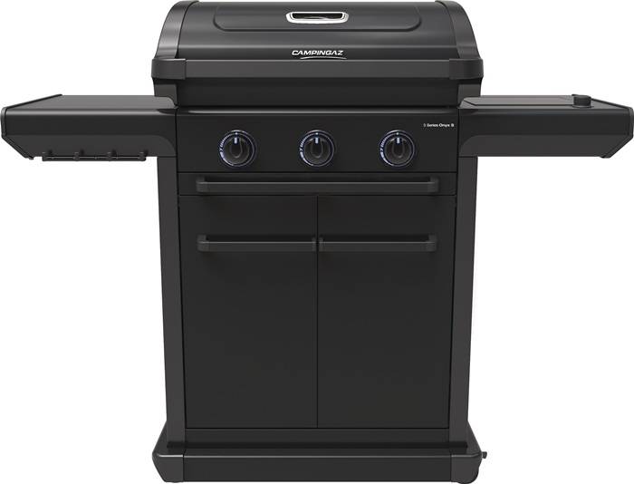 Ein schwarzer Campingaz Gasgrill mit drei Bedienknöpfen, einem Deckel und zwei Seitenablagen.