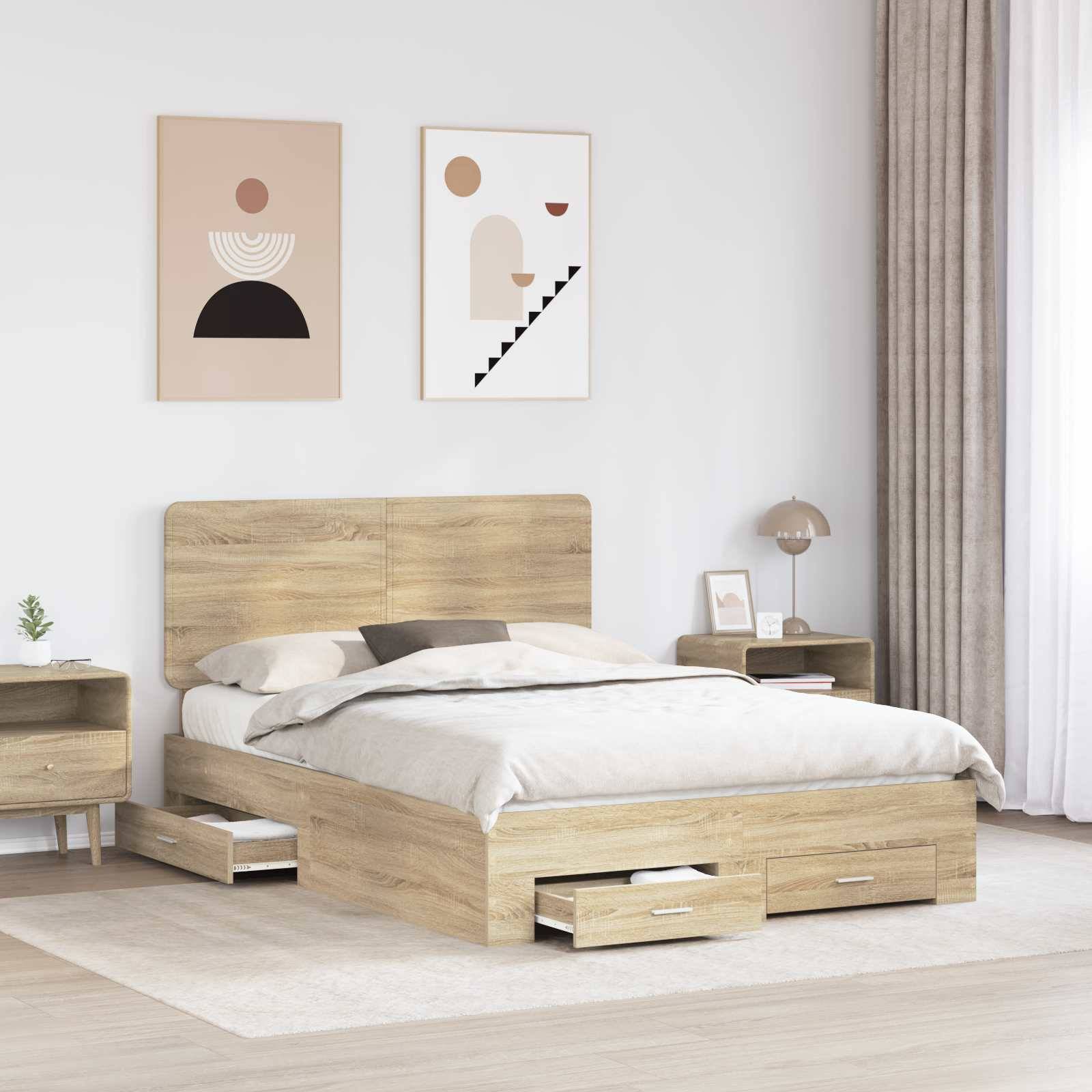 Ein modernes Schlafzimmer mit einem Holzbett, das integrierte Schubladen, Nachttische und dekorative abstrakte Kunst an der Wand aufweist. Neutrale Farbtöne.