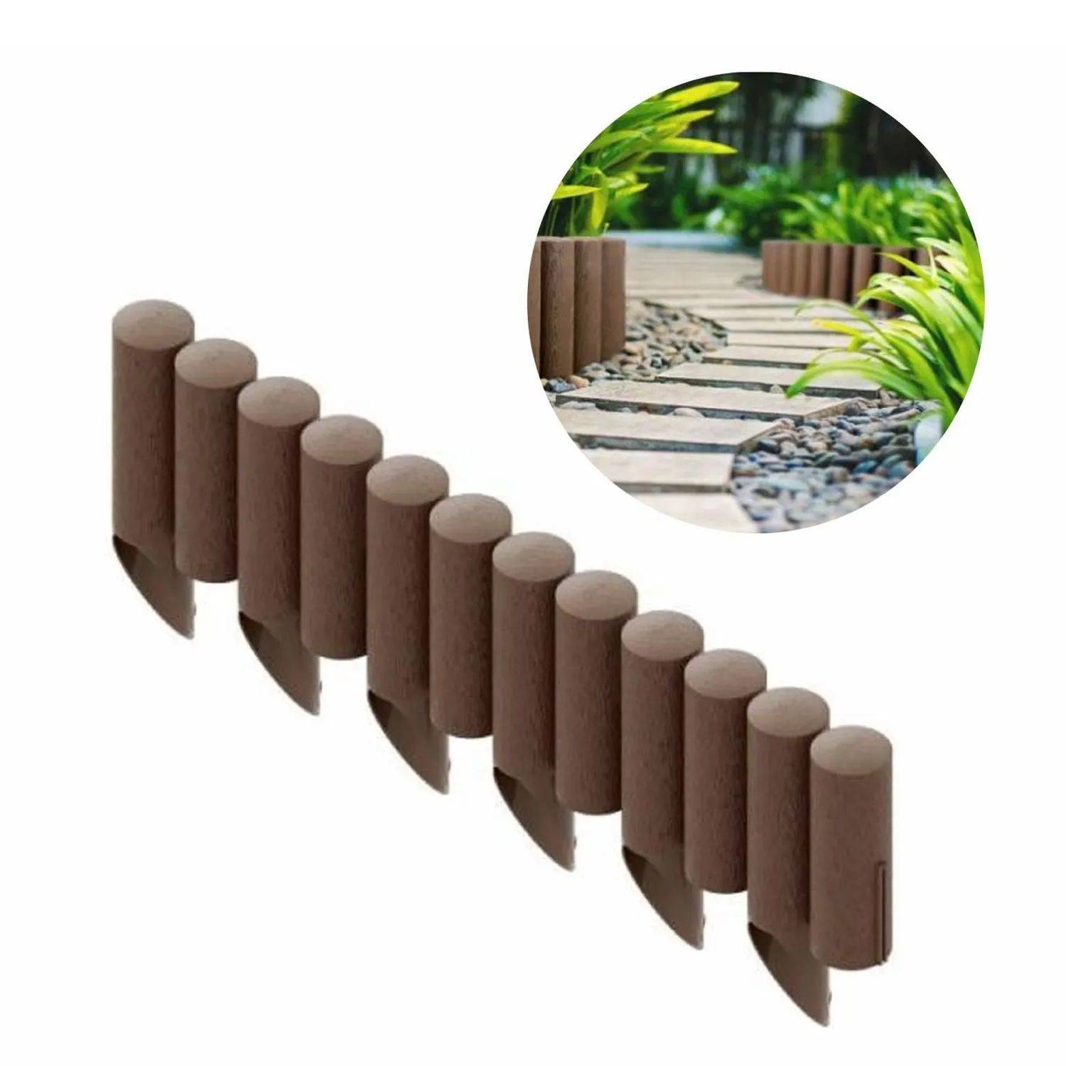 Das Bild zeigt Gartenbegrenzungen in Brauntönen, die Baumstämmen ähneln und entlang eines Kiesweges verlegt sind. Eine Detailansicht zeigt die Einfassung unmittelbar neben Pflanzen installiert.