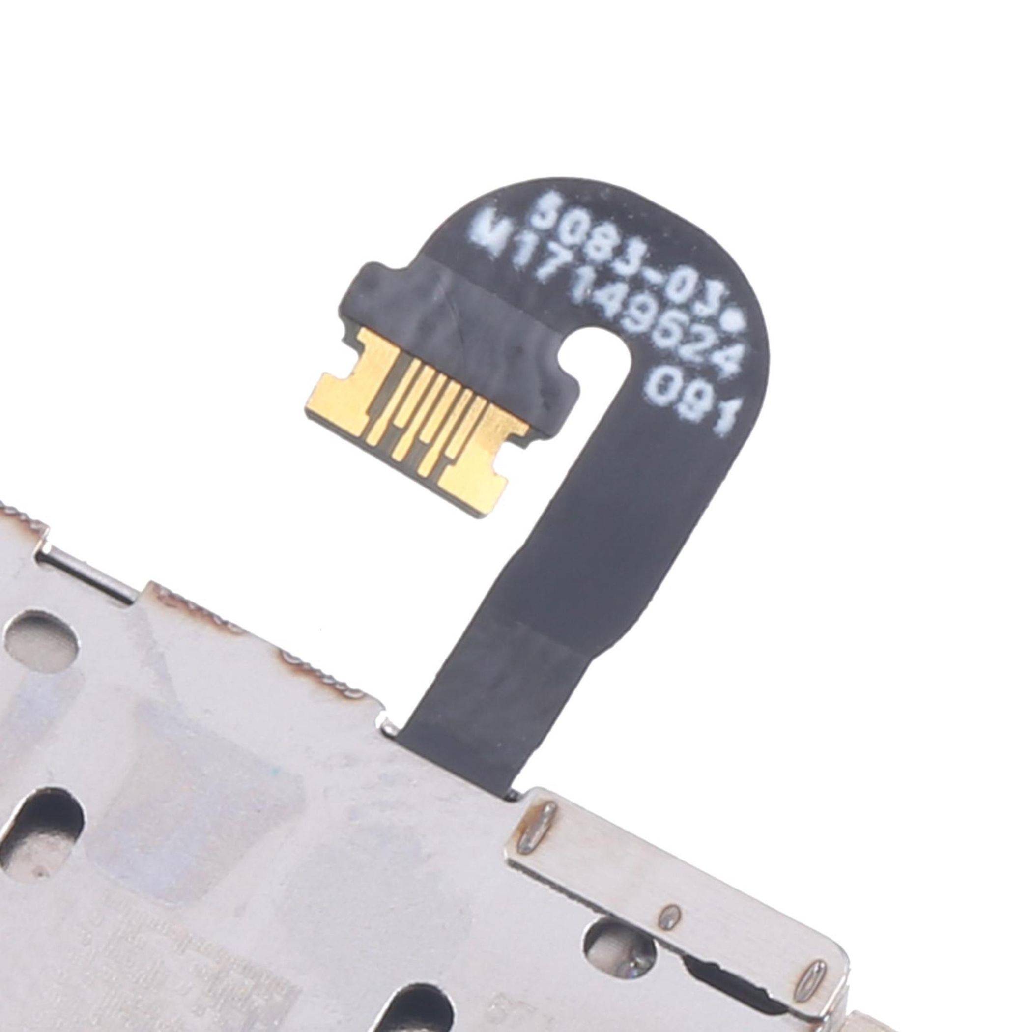 Eine Nahaufnahme eines elektronischen Schaltkreis-Anschlusses, der an einer Metallkomponente befestigt ist und goldene Kontakte für Daten- oder Stromübertragung zeigt.