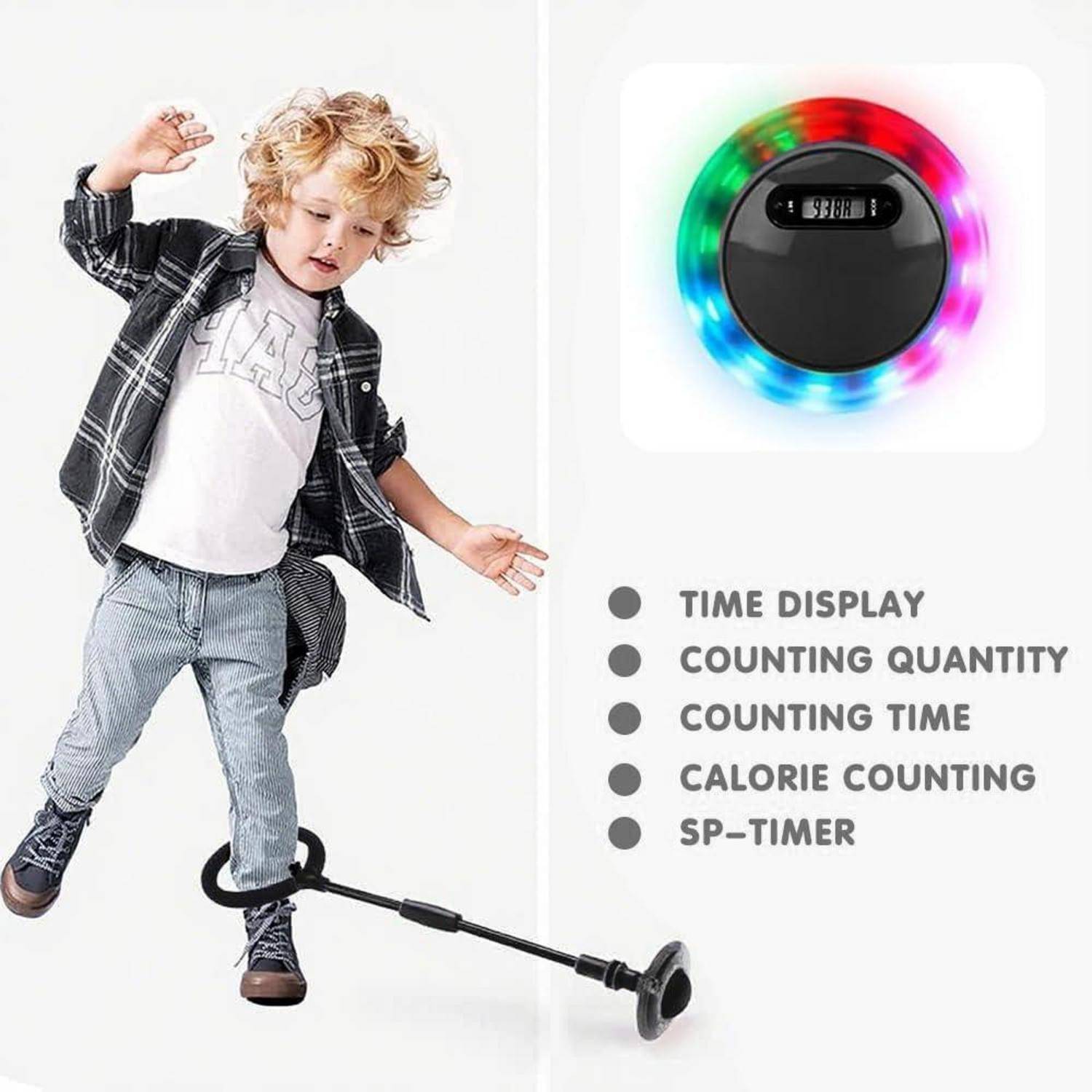 Ein Kind spielt fröhlich mit einem Springseil, das einen digitalen Bildschirm mit Anzeigen für Zeit, Anzahl und Kalorienverbrauch besitzt. Der Griff leuchtet in bunten Farben.