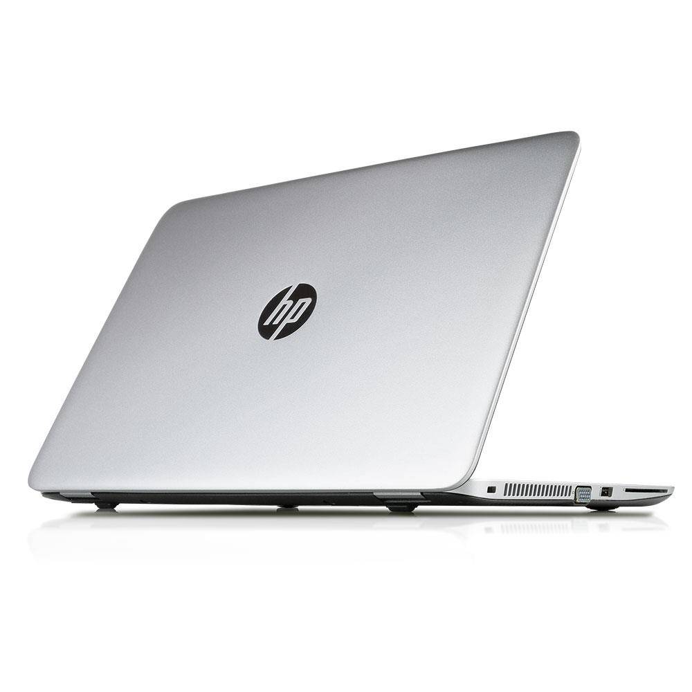 Silberner HP-Laptop halb geöffnet, das Logo wird angezeigt.