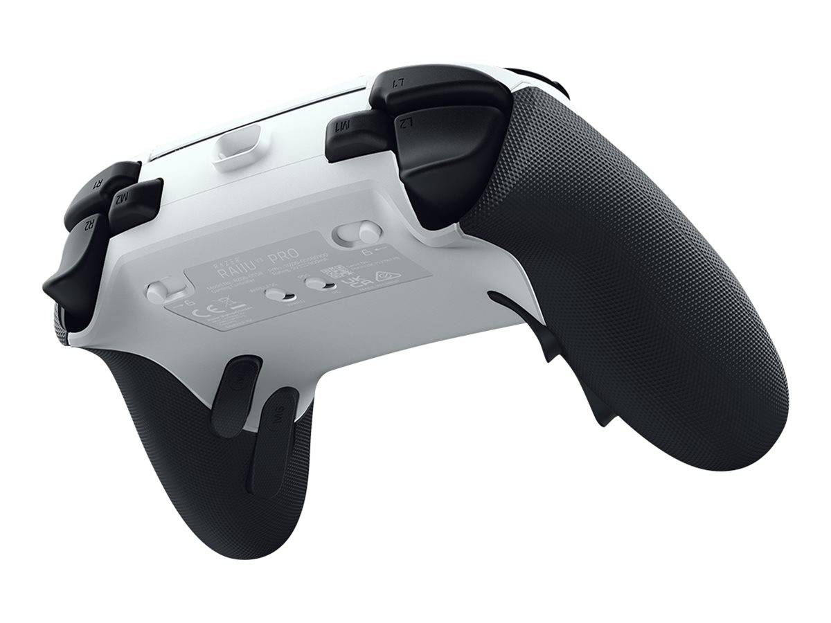 Ein weißer und schwarzer Gaming-Controller mit mehreren sichtbaren Tasten und Triggern aus einer Rückansicht.
