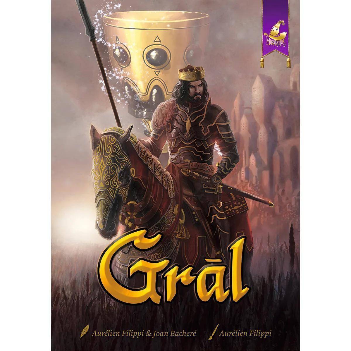 Ein Ritter in Rüstung zu Pferd mit einer Lanze, vor einem großen Pokal, Burg im Hintergrund. Das Wort 'Gràl' prominent dargestellt.