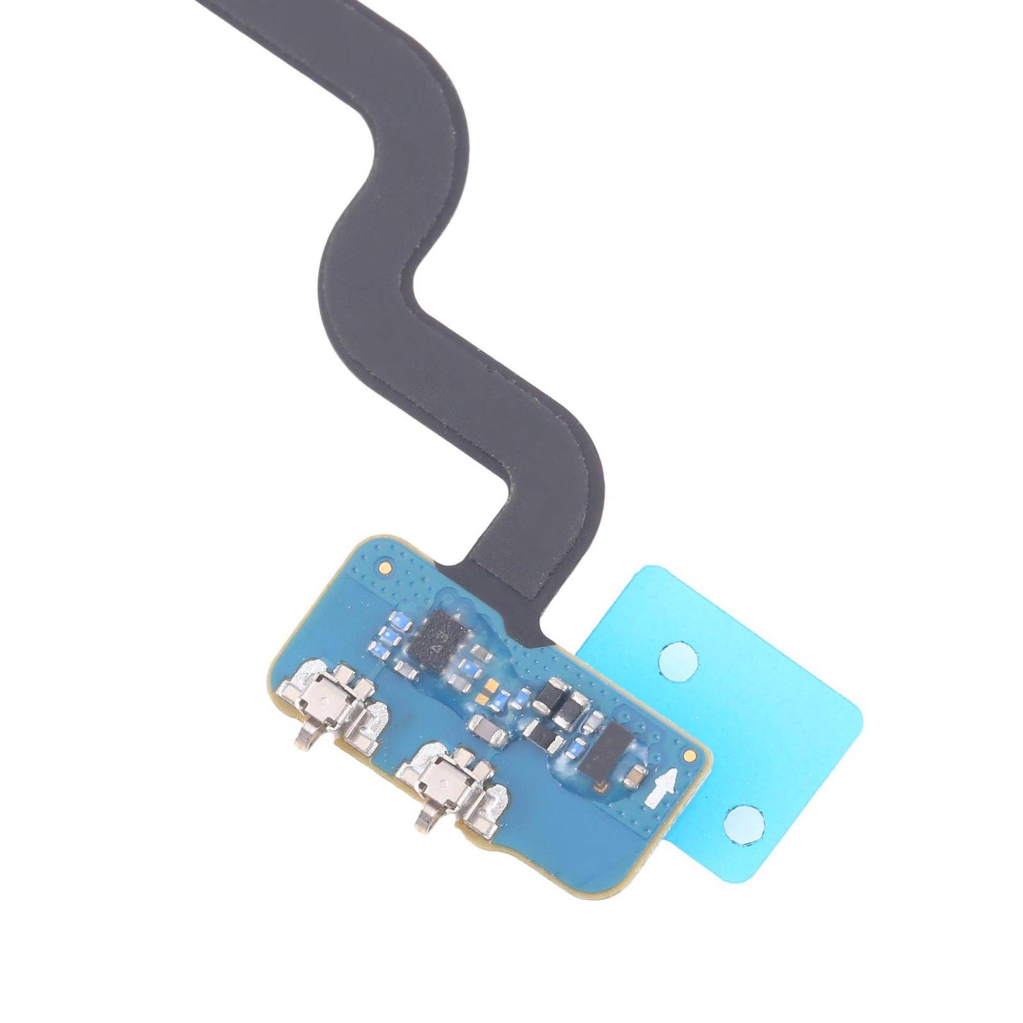 Ein flexibles Flachkabel mit einer kleinen Leiterplatte, die mehrere elektronische Komponenten enthält, das für Verbindungen oder Reparaturen von mobilen Geräten verwendet wird.