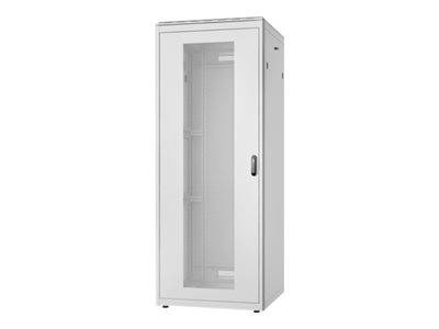 Ein hoher, weißer Serverschrank, der allein steht und eine transparente Glastür besitzt, die mehrere interne Montageschienenträger für Geräte zeigt.