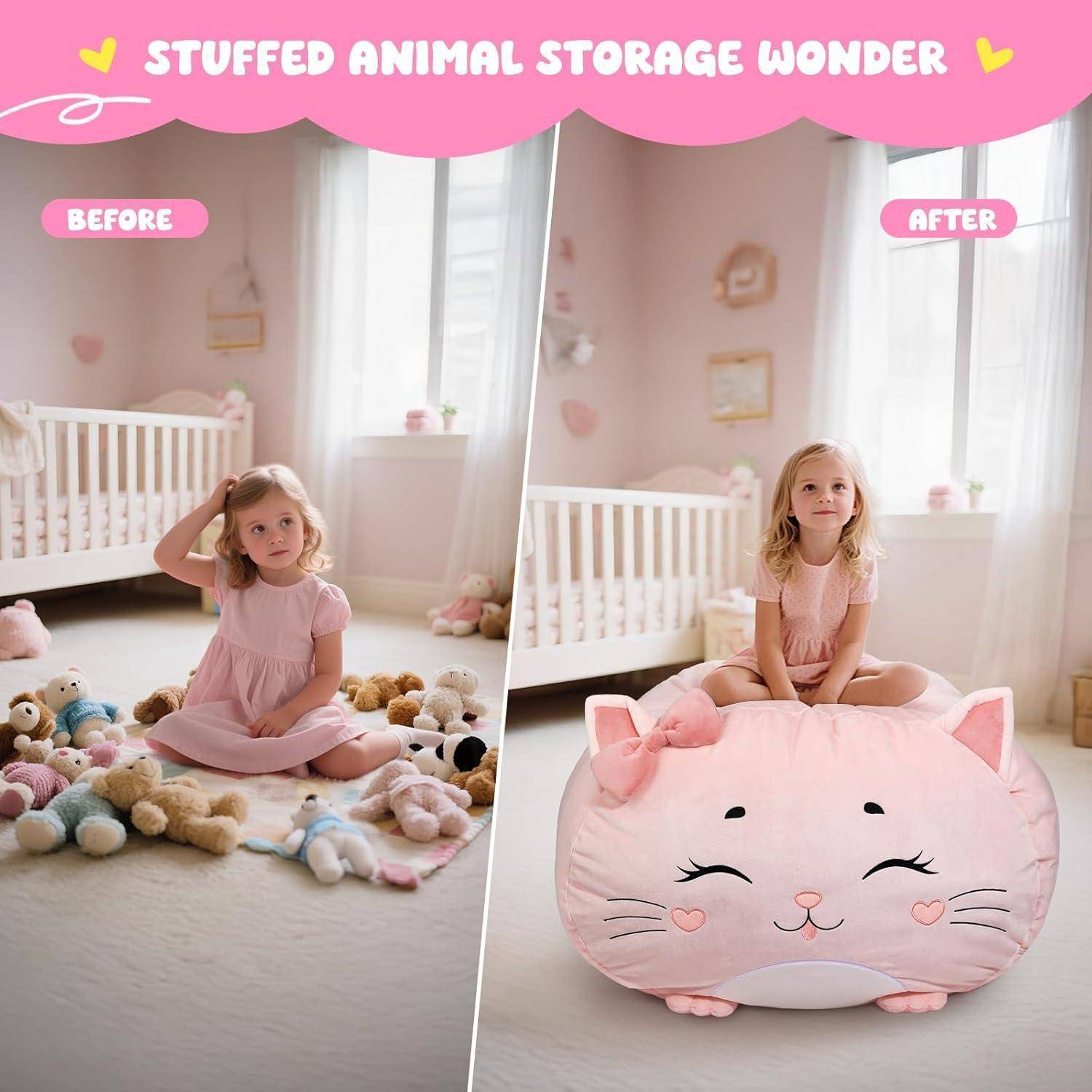 Ein Zimmer mit einem Kind, das zwischen Plüschtieren sitzt ('vorher') und dasselbe Zimmer mit den Spielsachen, die in einer rosa Katze-förmigen Tasche verstaut sind ('nachher').