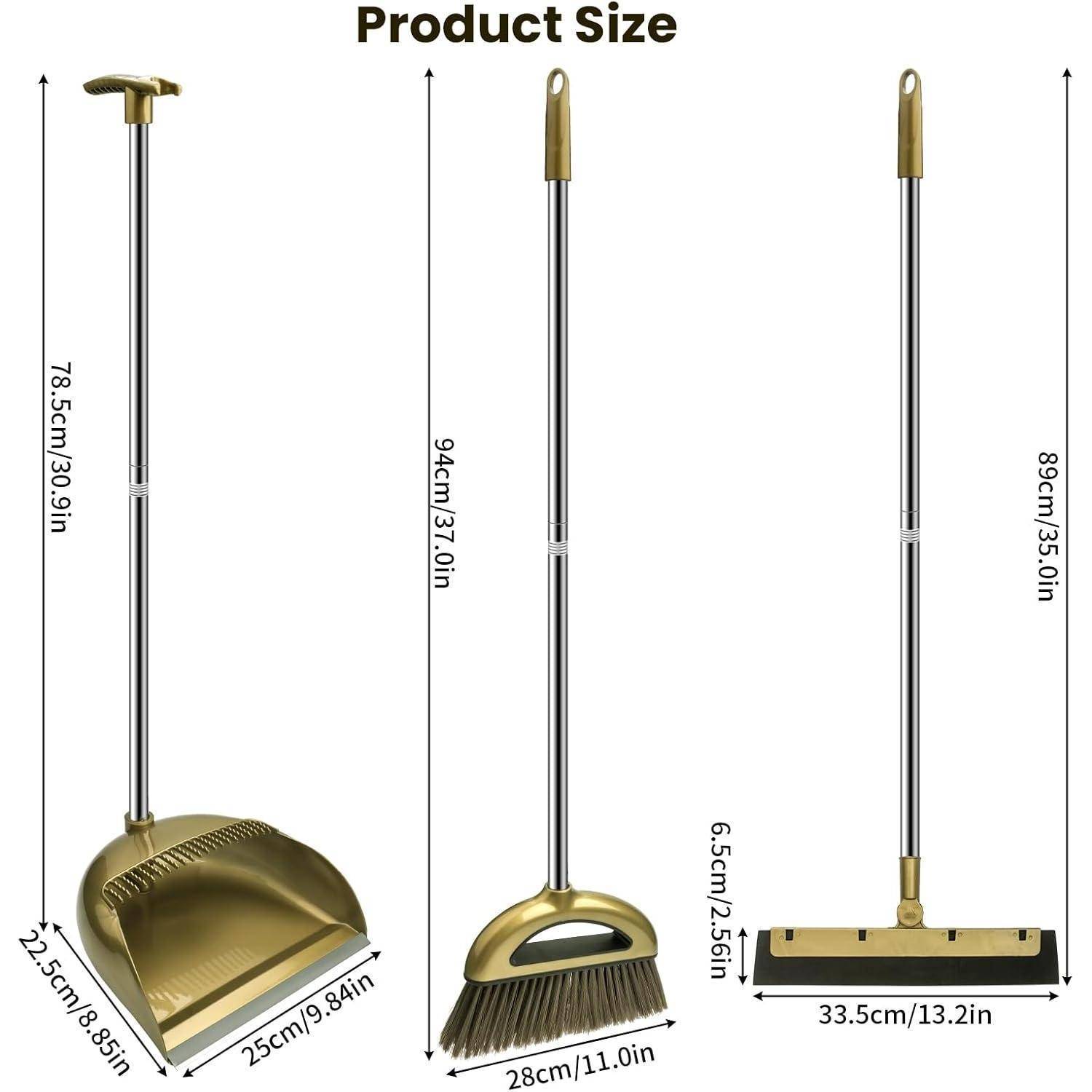 Drei goldene Reinigungswerkzeuge sind abgebildet: eine Kehrschaufel (25 cm breit), ein Besen (28 cm breit, 94 cm hoch) und ein Fensterwischer (33,5 cm breit, 89 cm hoch).