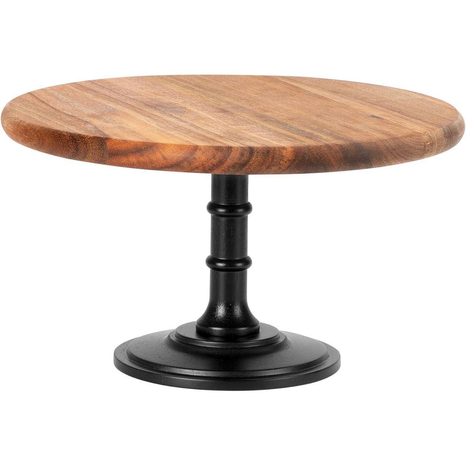 Ein runder Holz-Kuchenständer mit schwarzer Metallbasis, geeignet zum Präsentieren von Desserts oder Backwaren.