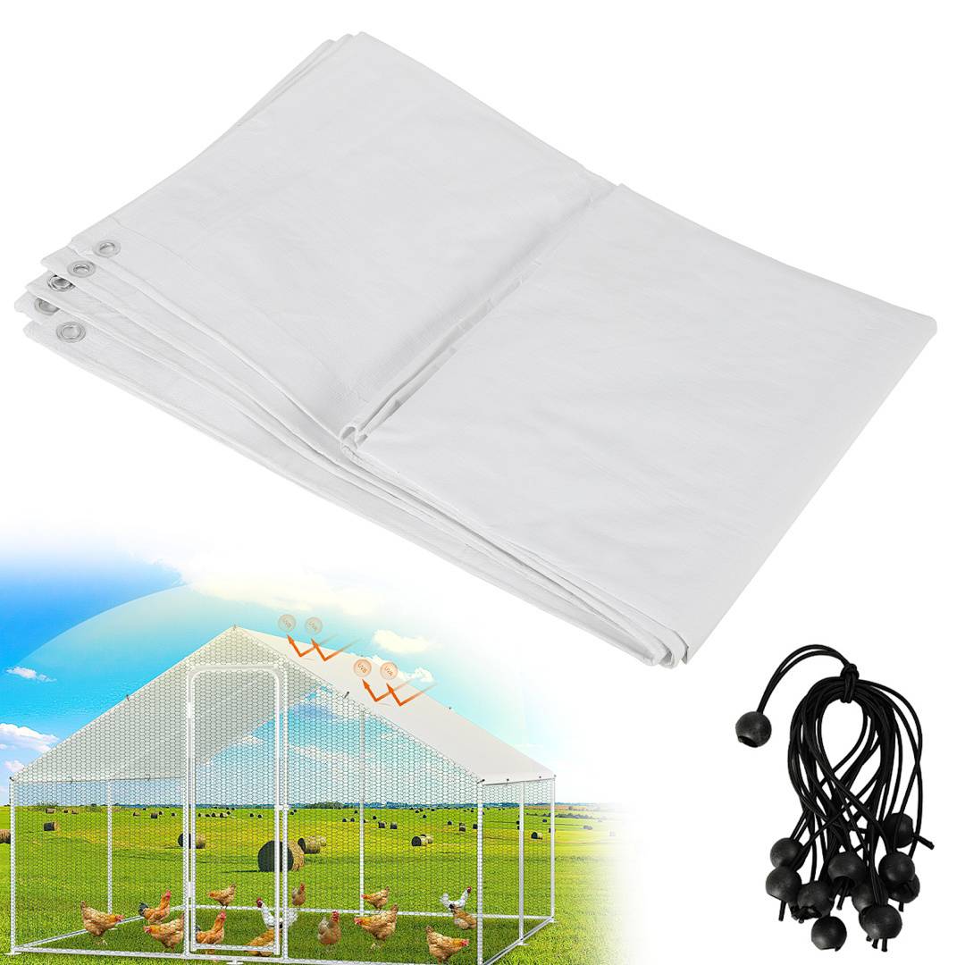 Weiße Plane mit Ösen, elastischen Bändern und einem Bild eines überdachten Hühnerlaufstalls, was auf eine Verwendung zur Beschattung oder zum Schutz im Freien hinweist.