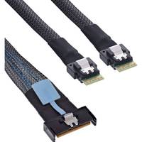 Drei SATA-Kabel mit schwarzer Gewebeschutzummantelung und silbernen Anschlüssen werden gezeigt, die für Datentransfer in Computer-Hardwarekonfigurationen verwendet werden.