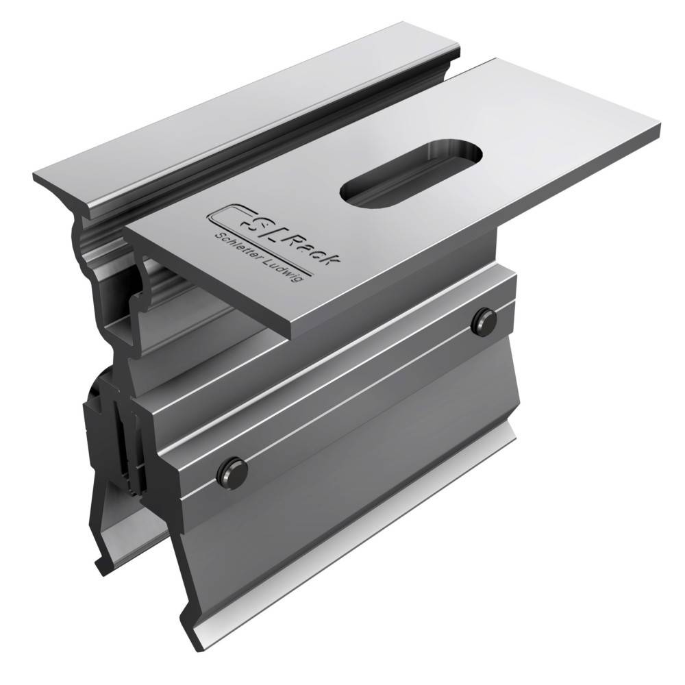 Metallbefestigung mit einem rechteckigen Loch und eingravierter Aufschrift 'CSI Pack'. Dient zum Sichern oder Ausrichten von Komponenten beim Bau oder bei Montagearbeiten.