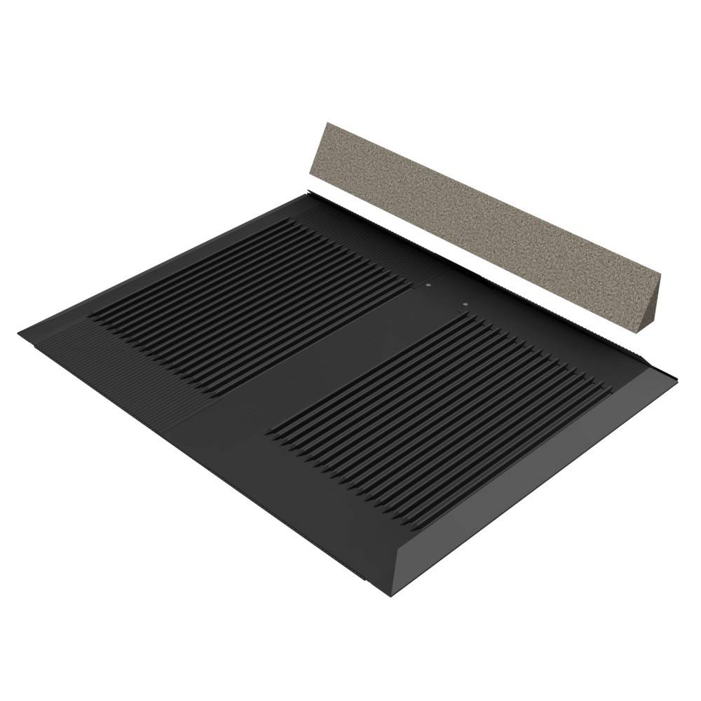 Ein schwarzer First-Lüfter mit Schindelanhebung zur Dachinstallation, der entwickelt wurde, um Luftzirkulation zu ermöglichen und gleichzeitig das Eindringen von Wasser und Ablagerungen zu verhindern.