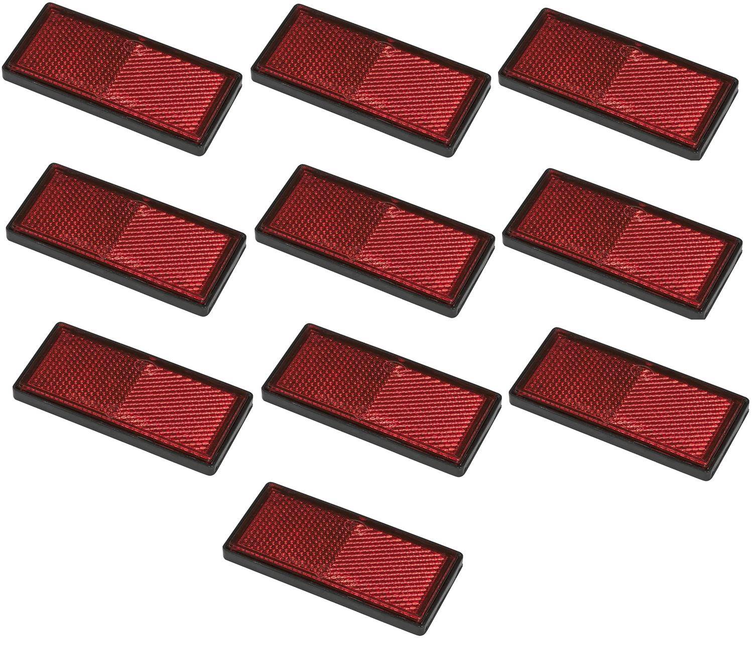 Zehn rechteckige Flicken mit einem rot und schwarz gewebten Muster sind in einer Rasteranordnung platziert.