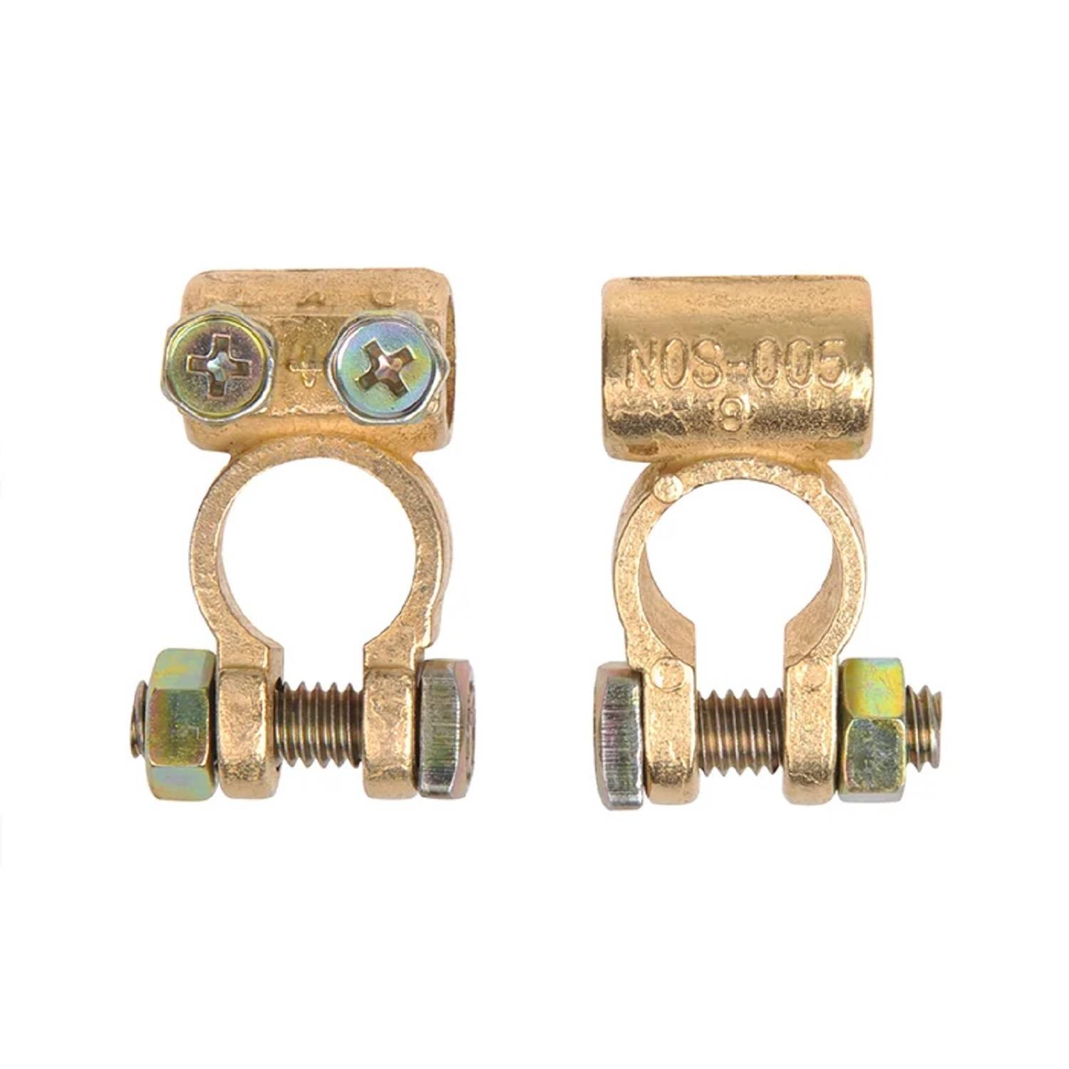Zwei Messingklemmen für Batterieklemmen mit Bolzen und Schrauben, eine mit der Bezeichnung NOS 009, die für sichere elektrische Verbindungen konzipiert sind.