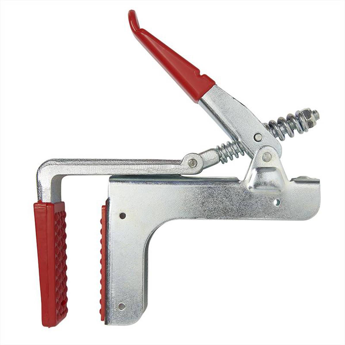 Eine Metall-Klemme mit einem roten Gummigriff und Hebel. Die Klemme ist in geöffneter Position und dient dazu, Materialien sicher zu befestigen.