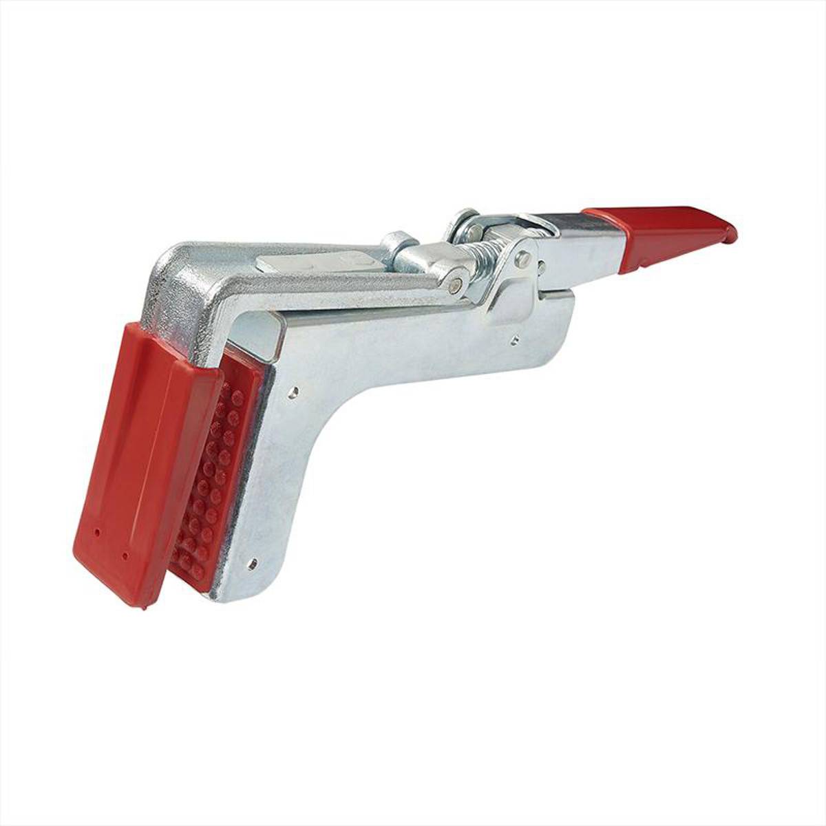 Eine Metallklemme mit roten Gummispitzen, entwickelt zum Befestigen von Objekten, bei der der Auslösehebel und der Haltemechanismus deutlich sichtbar sind.