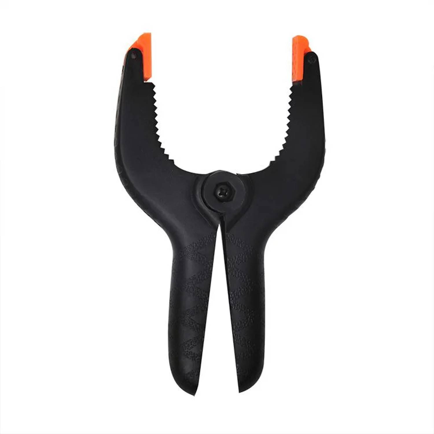 Eine schwarze Kunststoffklemme mit gezackten Kanten und orangefarbenen Spitzen, die Zangen ähnelt und zum sicheren Greifen oder Halten von Objekten konzipiert ist.