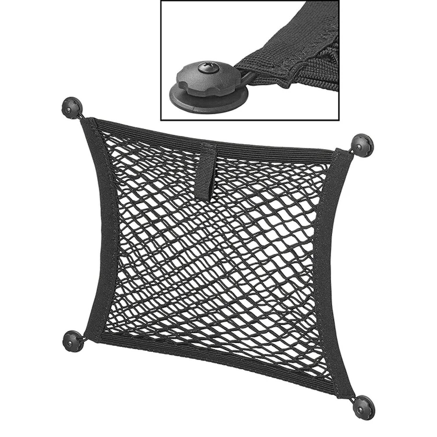 Ein schwarzes Maschennetzes mit vier Eckenhaken zur sicheren Befestigung, gezeigt mit einer Nahaufnahme des Knopfdetails zum Festziehen des Riemens.