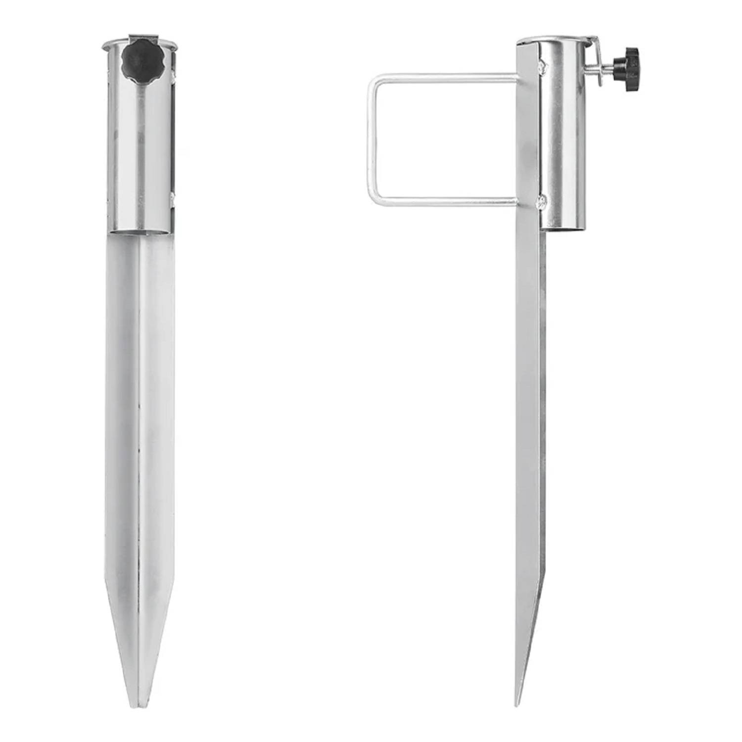 Zwei metallische Zeltheringe mit flachen Köpfen und verstellbaren Klammern zum Befestigen von Stangen oder Schirmen.