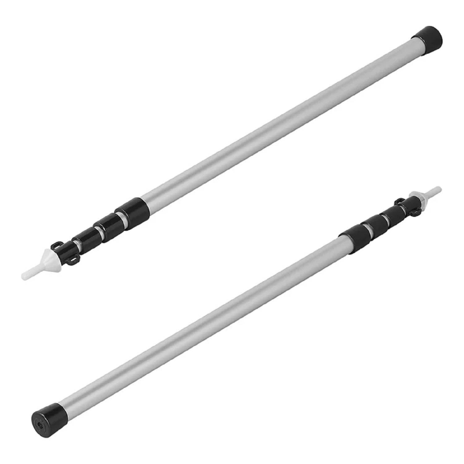 Zwei Teleskop-Verlängerungsstangen aus Aluminium, eine ausgefahren, eine zusammengeschoben, mit schwarzen Griffen und einer zulaufenden Spitze, verwendet zum Malen oder Reinigen.