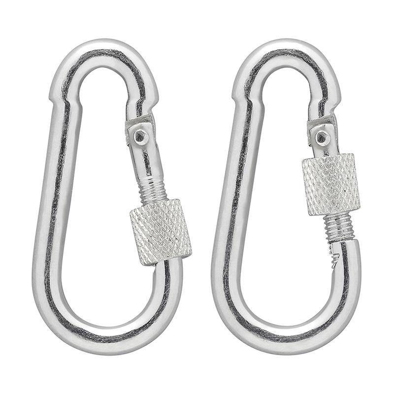 Zwei silberne Karabiner mit Schraubverschluss, die zum Sichern von Seilen beim Klettern oder als Sicherheitsausrüstung verwendet werden.