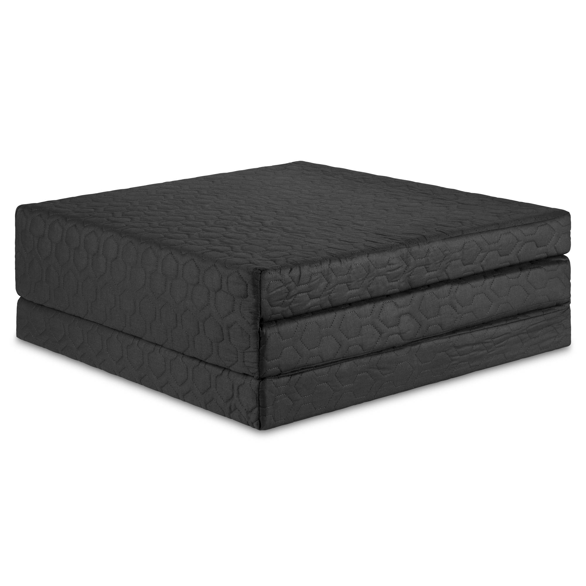 Eine schwarze, faltbare Matratze wird gezeigt, die in drei Teilen gestapelt ist und einen kompakten Würfel bildet, wobei ihre Textur und gemusterte Oberfläche sichtbar sind.