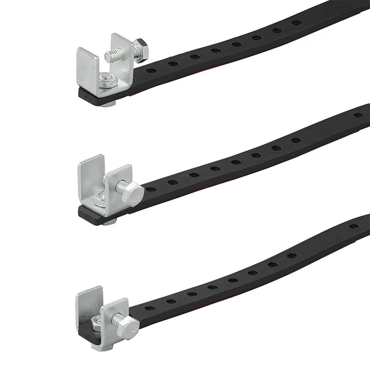 Drei verstellbare schwarze Metallriemen mit silbernen L-Halterungen und Schrauben, verwendet zum Befestigen oder Klemmen, in einer Seitenansicht dargestellt.