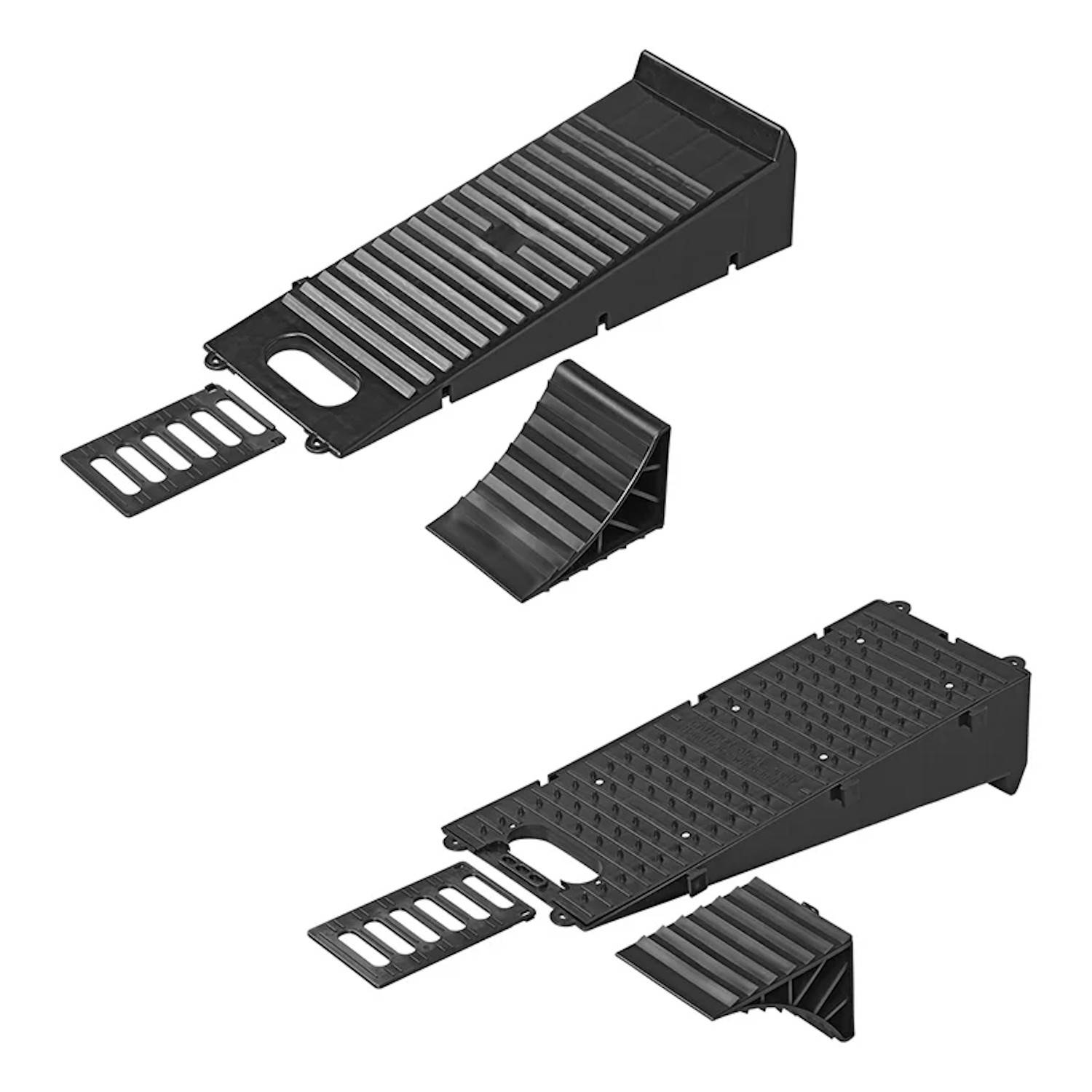 Ein Satz schwarzer Kunststoff-Autorampen mit Griffmustern und abnehmbaren Neigungssektionen, konzipiert für Fahrzeugwartung oder Präsentationszwecke.