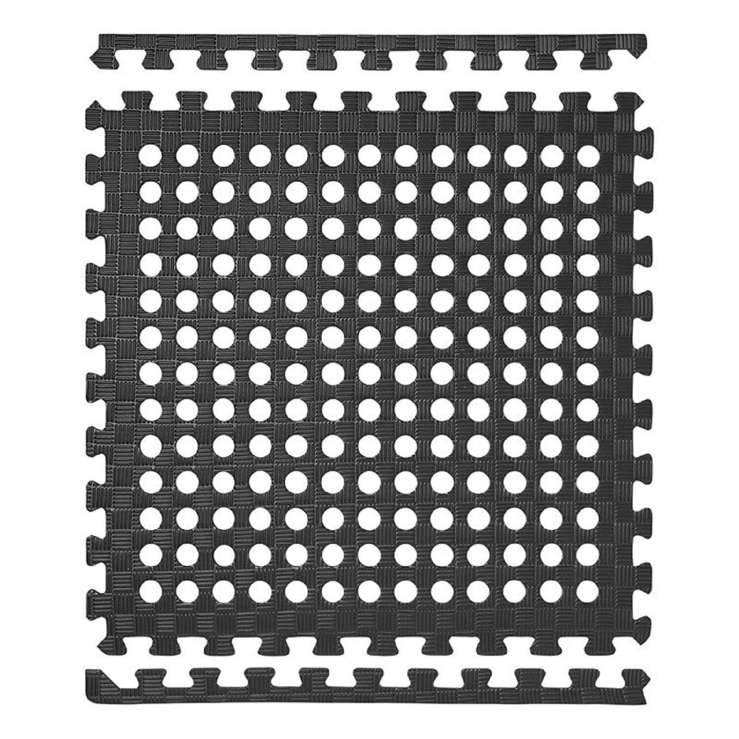 Schwarze Bodenfliese mit verschachteltem Interlocking-Muster und gelochtem Rasterdesign, von oben betrachtet.