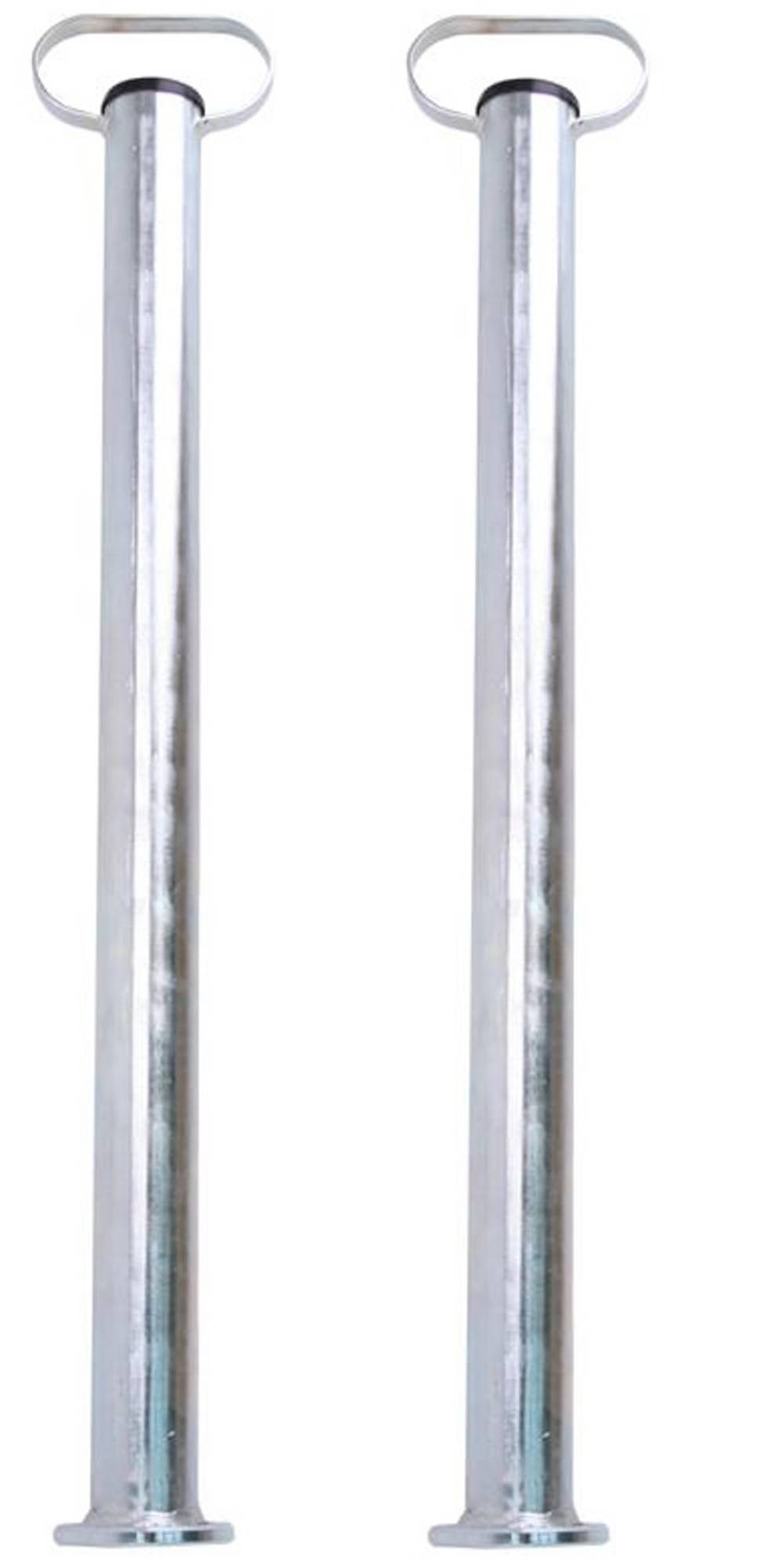Zwei vertikale glänzende Metallstangen vor einem einfarbigen weißen Hintergrund.