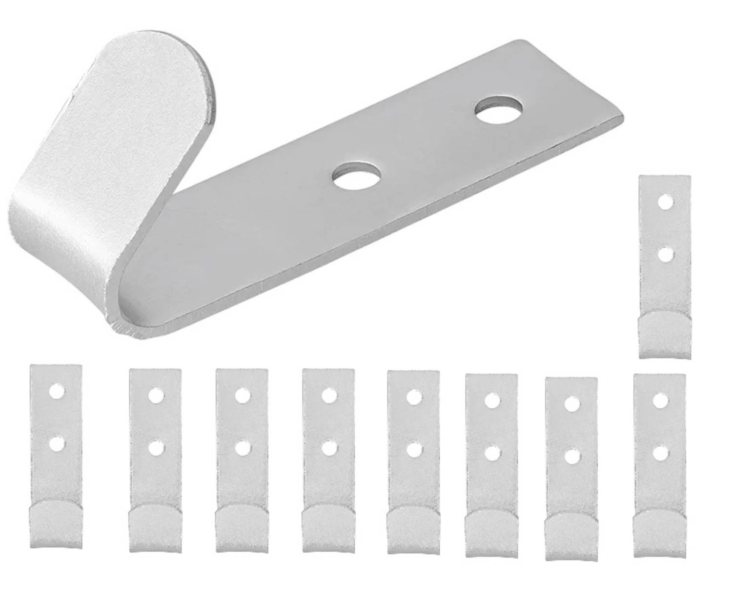 Eine Reihe von metallischen L-förmigen Halterungen mit jeweils zwei Löchern, die zur Befestigung oder Unterstützung von Objekten verwendet werden.