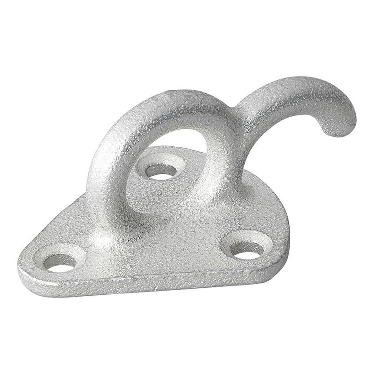 Ein silberner Metallhaken mit einer flachen Basis, die drei Bohrlöcher zur Befestigung aufweist.