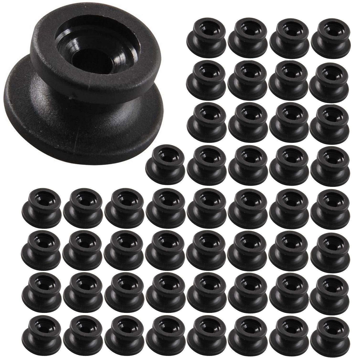 Vierzig schwarze Gummidurchführungen in Reihen angeordnet, mit einer vergrößerten Durchführung, die links im Detail dargestellt wird und Design und Textur veranschaulicht.