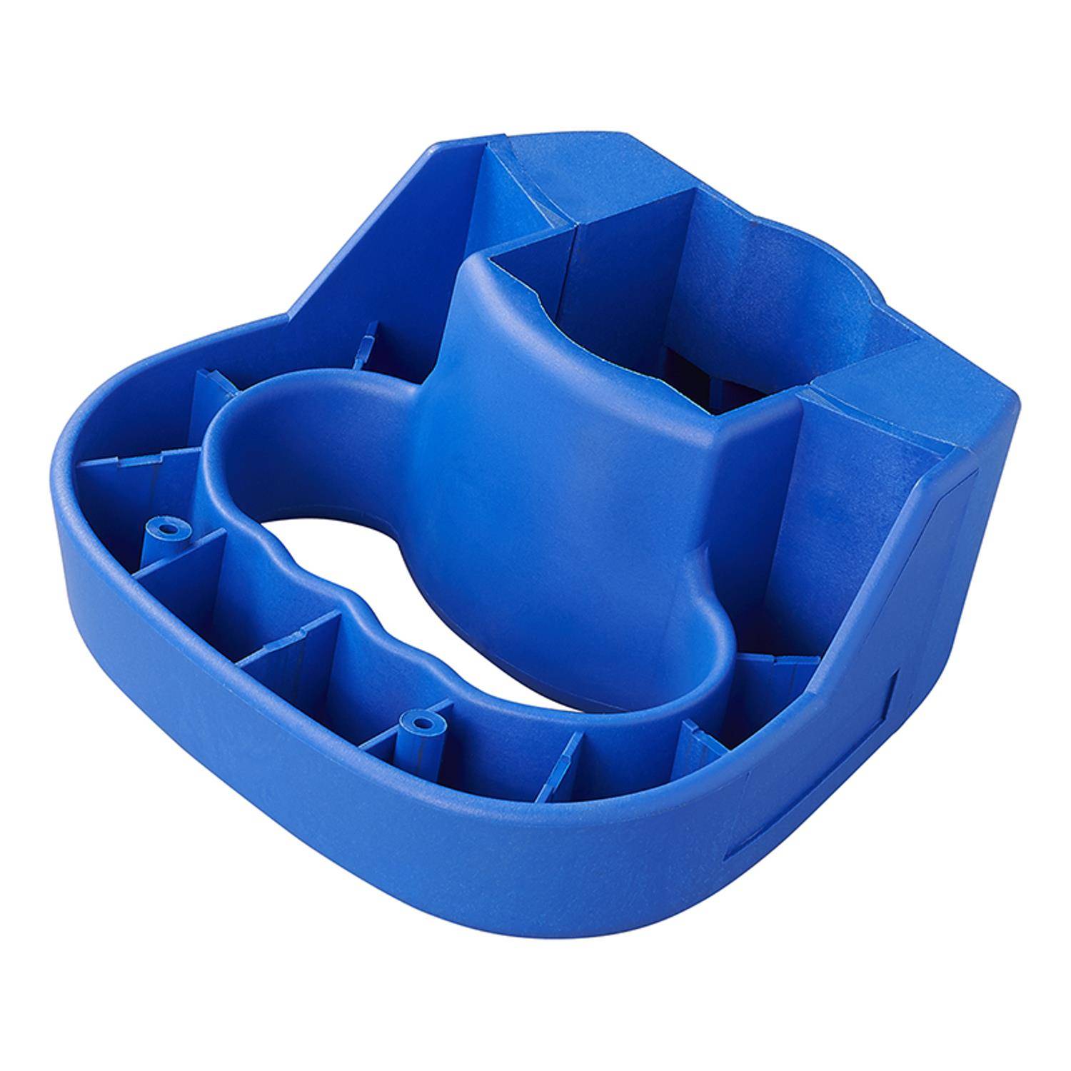 Ein blauer Kunststoff-Sitzeinsatz, der entwickelt wurde, um in einen größeren Sitzbereich zu passen, mit mehreren Fächern und einem zentralen erhöhten Abschnitt zur Unterstützung.
