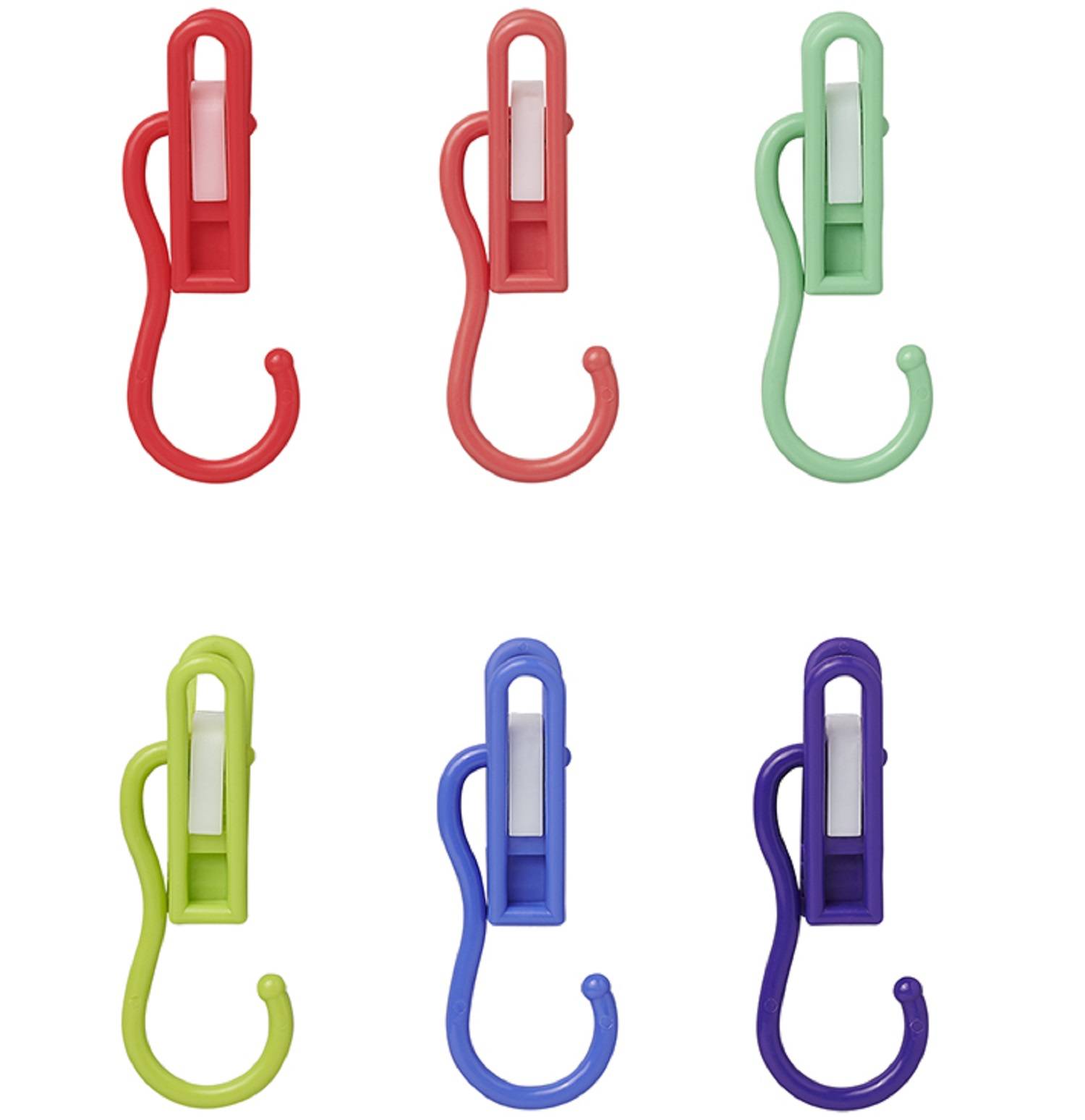 Sechs farbenfrohe Wandhaken in Rot, Grün, Gelb, Blau, Lila und Türkis, entwickelt zum Aufhängen von Gegenständen, in zwei Reihen angeordnet.