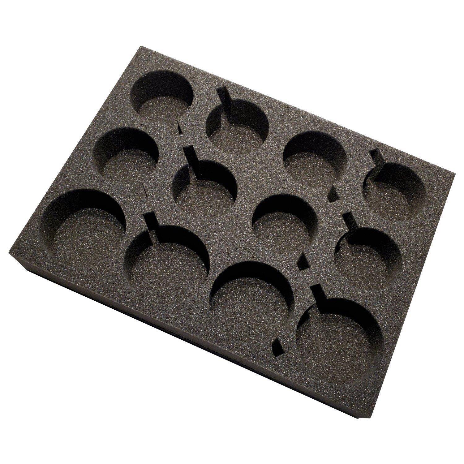 Schwarze Schaumstoff-Polsterung mit Aussparungen zur Befestigung zylindrischer Objekte, diagonal über eine rechteckige Basis angeordnet.