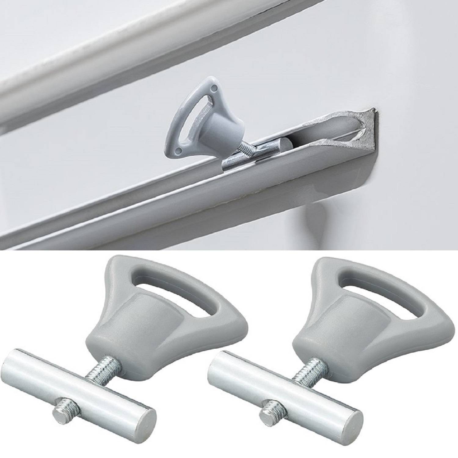 Türsicherheitsvorrichtung, die auf einem Türrahmen installiert ist und eine silberne Stange mit einem Schraubmechanismus und einem grauen Griff aufweist, in Gebrauch und isoliert dargestellt.