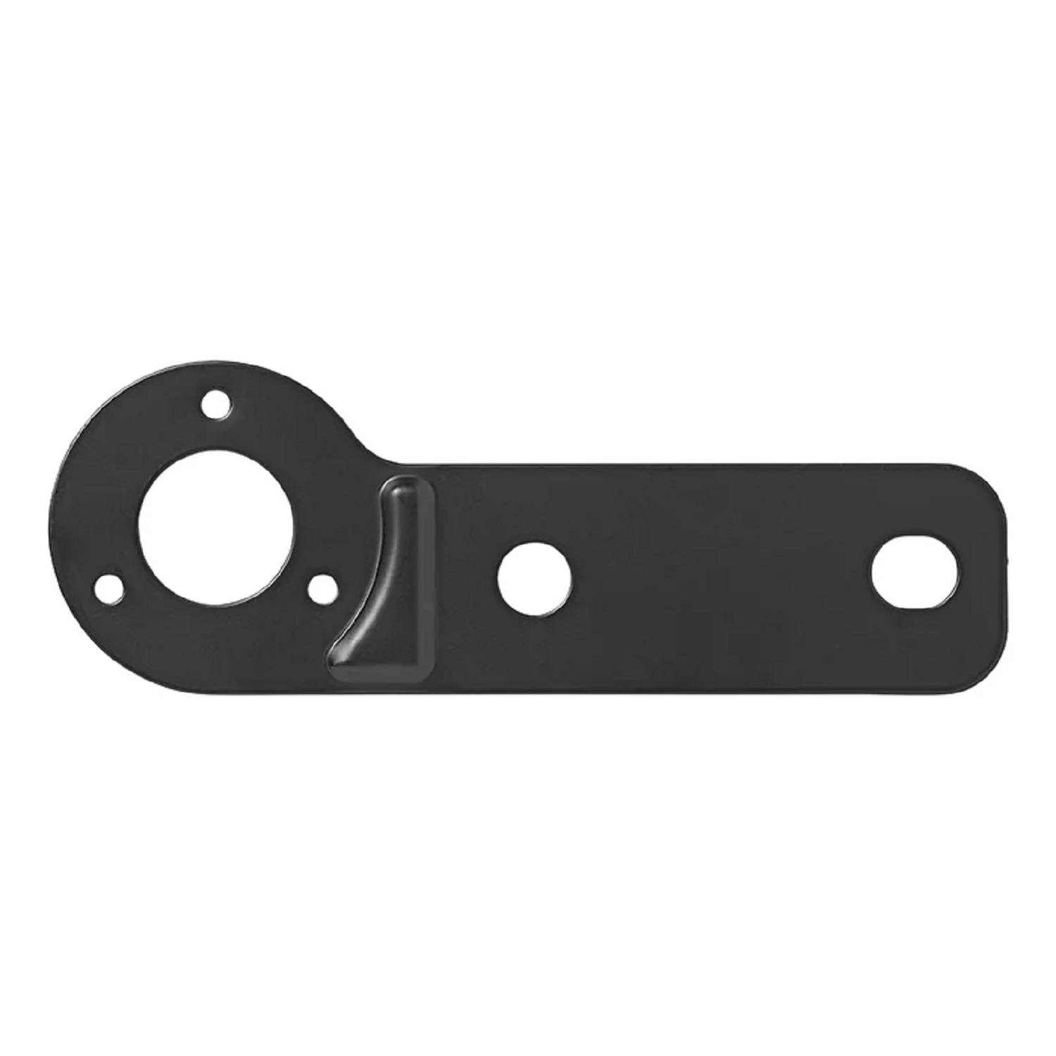 Ein schwarzer Metallhalter mit drei Löchern, konzipiert zur Montage oder Unterstützung, mit einem kreisförmigen Abschnitt und einem hervorstehenden hakenartigen Segment.