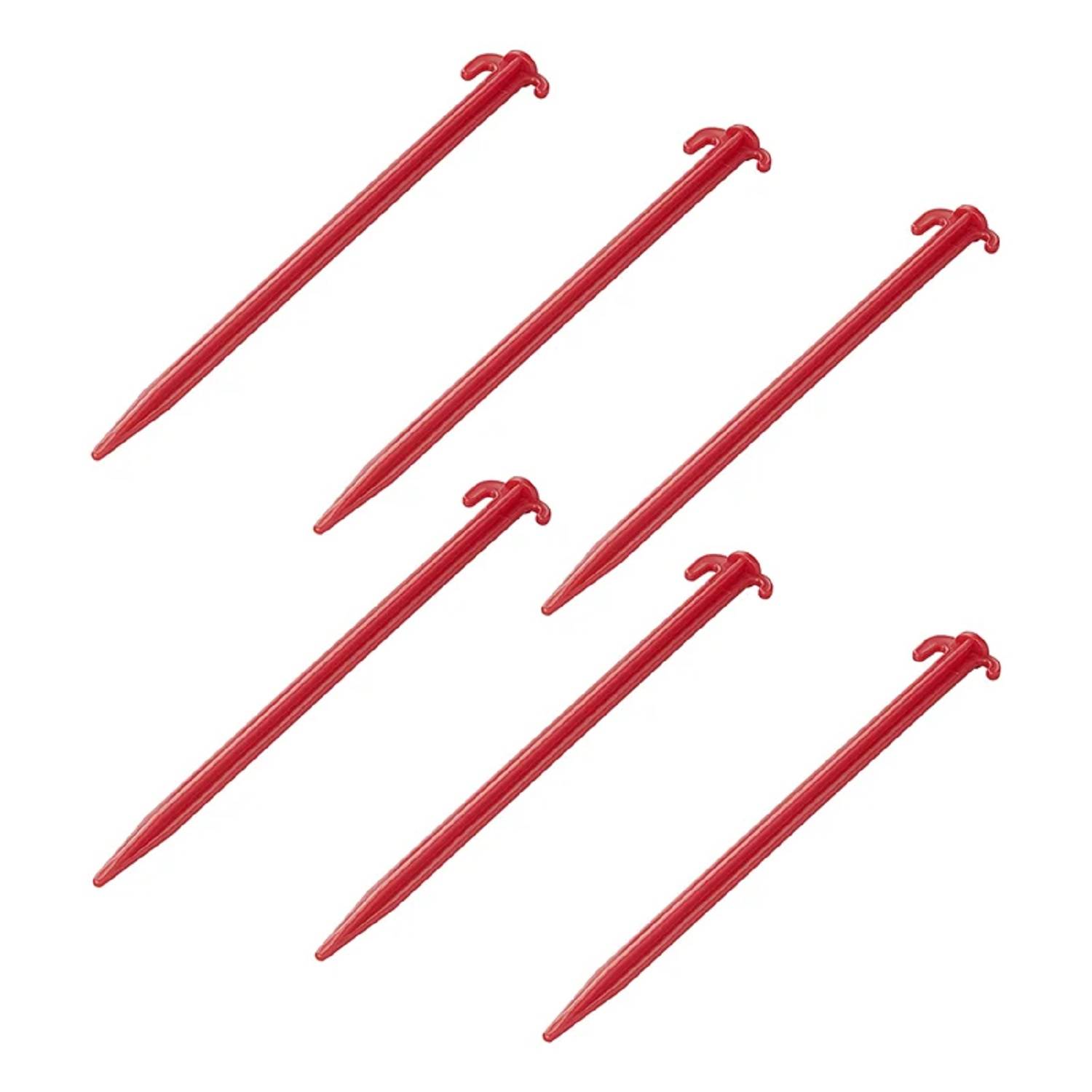 Sechs rote Kunststoff-Heringe, diagonal auf einem weißen Hintergrund angeordnet.